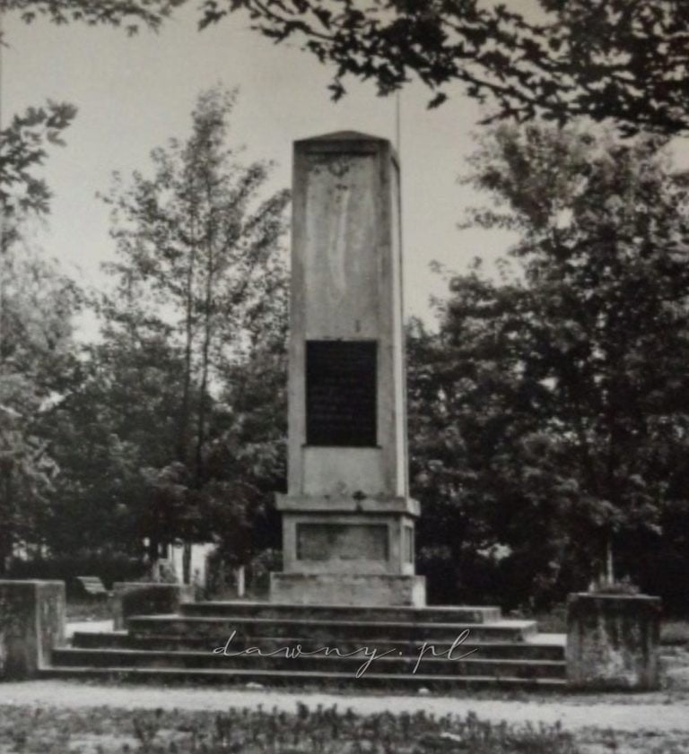 pomnik jadów
