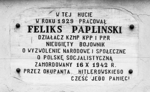 Tablica ku czci Feliksa Paplińskiego w Wołominie. Fot. Bolesław Szulim.