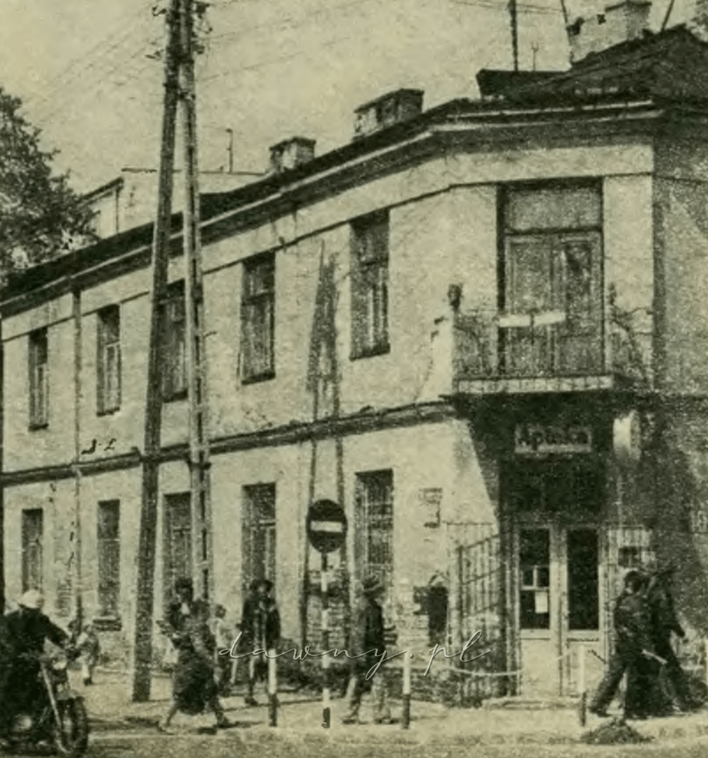 Blisko jedna trzecia ludności mieszka w starym budownictwie (Wołomin, 1982)