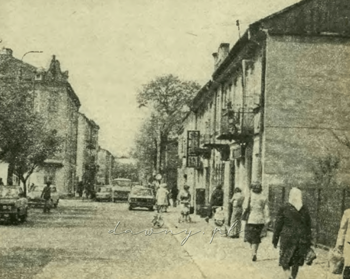 Nie ma tu nic z przysłowiowej senności małego miasteczka (Wołomin, 1982)