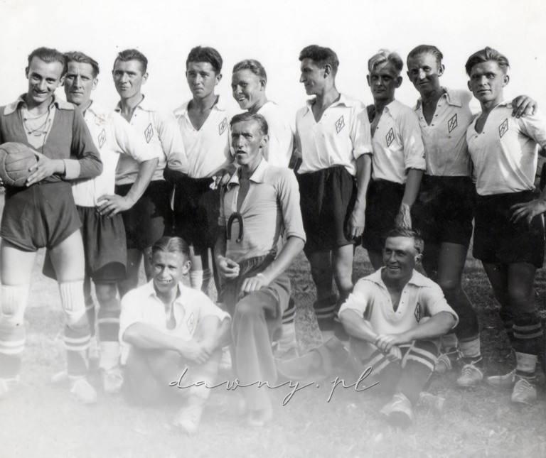 Huragan awansuje do A klasy po wygranym 4:3 meczu z Fortem Bema. Rok 1935.