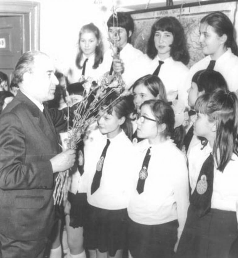 Rok szk. 1971/72. Pożegnanie wieloletniego kierownika szkoły Jana Olszewskiego.