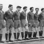 Rok 1952. Drużyna KS Huragan - Liga Międzywojewódzka. Stoją od lewej: Marcin Kryśkiewicz, Konstanty Krupa, Jan Szymczak, Tadeusz Kowalski, Antoni Wołosz, Ryszard Minkiewicz, Zygmunt Bando, Zbigniew Malik, Witold Twardowski, Wiesław Bobisz, Bogdan Jastrzębski.