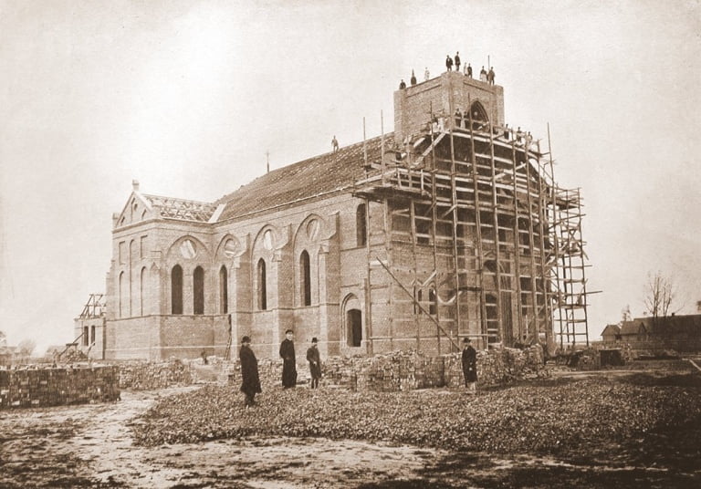 budowa kosciola marki