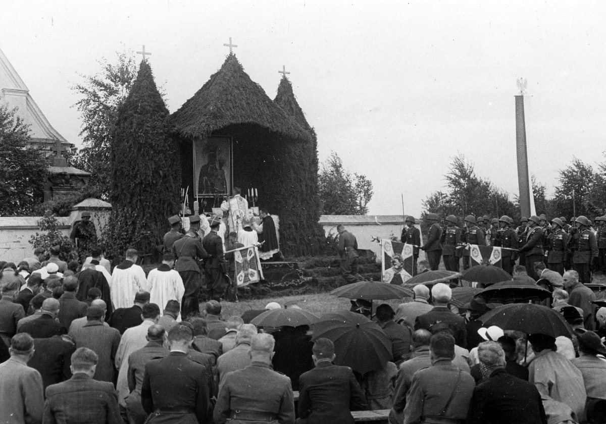 Msza polowa celebrowana przez biskupa Józefa Feliksa Gawlinę - Ossów, 4 czerwca 1939