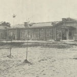 Budynki Mikołajewskiego schroniska dla dzieci żołnierskich nabyte przez Tow. w r. 1902— w których zapoczątkowano pierwsze schronisko dla psychicznie chorych.