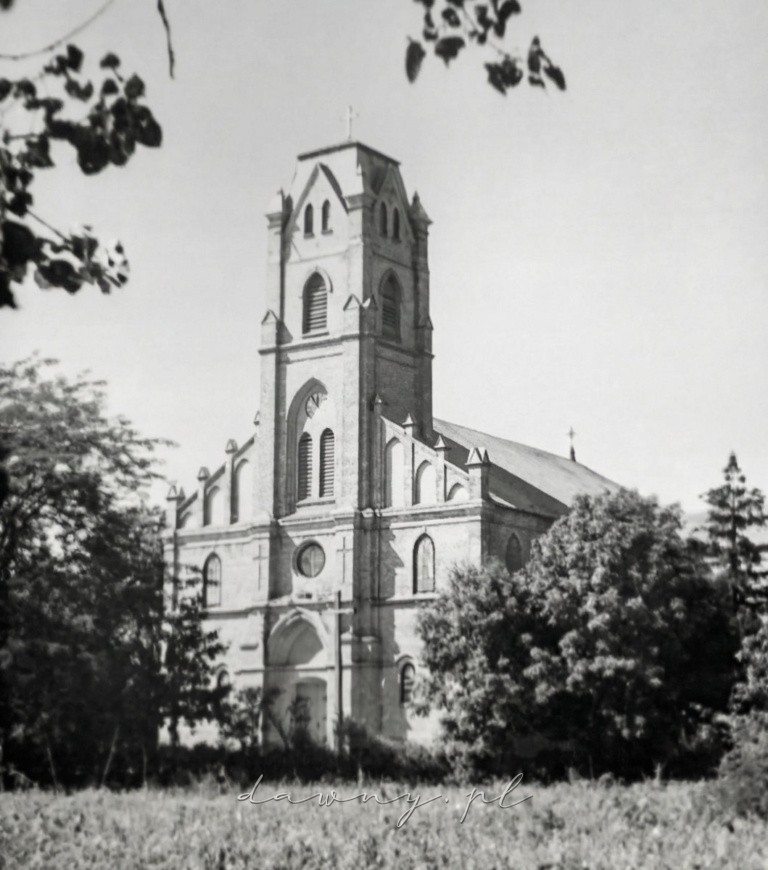 Kościół św. Izydora w Markach, lata 40.