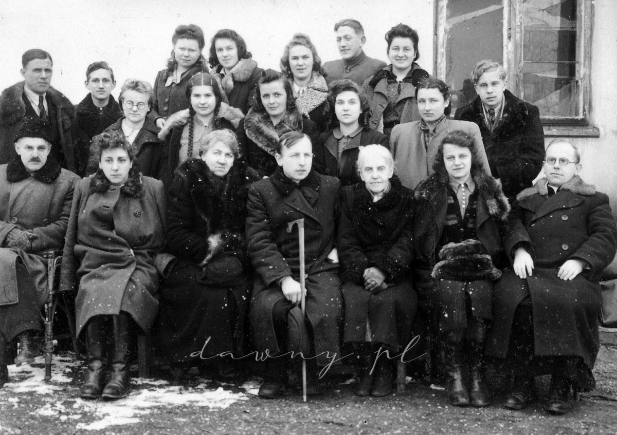 Rada Pedagogiczna i kl. I Liceum - rok 1945