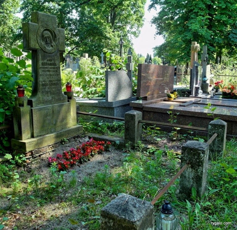 cmentarz kobyłka