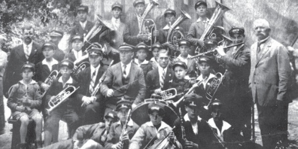 Orkiestra pod dyrekcją Stanisława Wojakowskiego rok 1926.