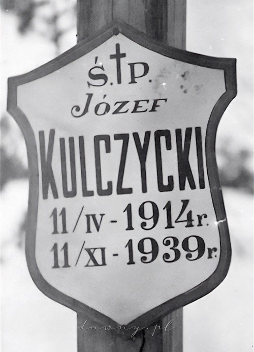 Tabliczka na grobie Józefa Kulczyckiego