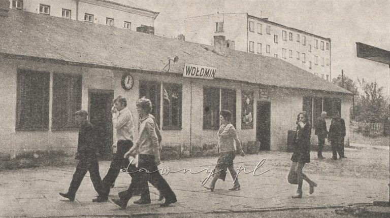 Dworzec kolejowy - pierwsze wrażenie po przyjeździe do Wołomina