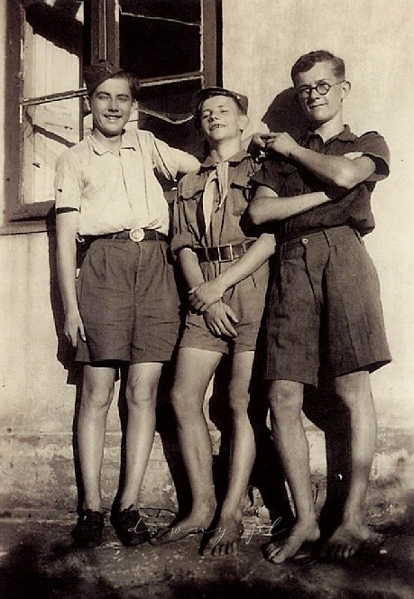 Lato 1945 r. Harcerze ZHP – Andrzej Suski, Włodzimierz Grzelak, Janusz Wyszkowski