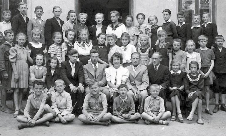 klasa VI i nauczyciele Zielonka 1941
