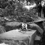 Wydobycie pomnika Obrońcom Ojczyzny (1981)