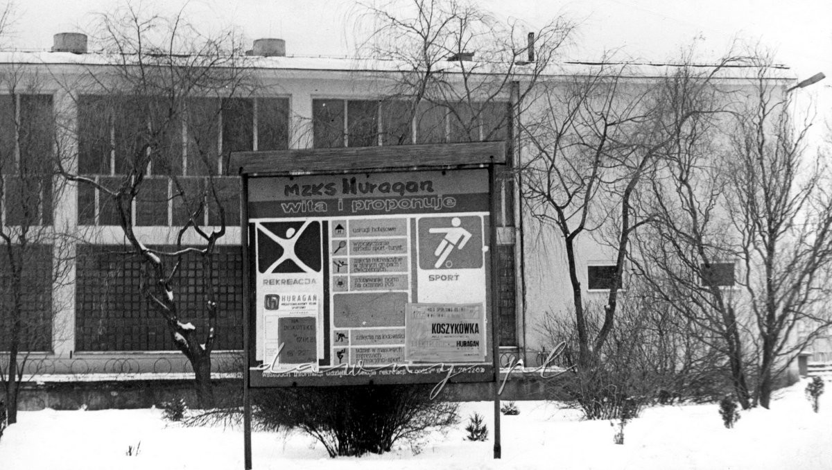 MZKS Huragan Wołomin - hala od strony bramy wjazdowej (rok1980)