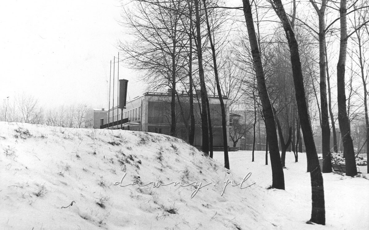 MZKS Huragan Wołomin - część biurowa i hotelowa obiektu (rok1980)