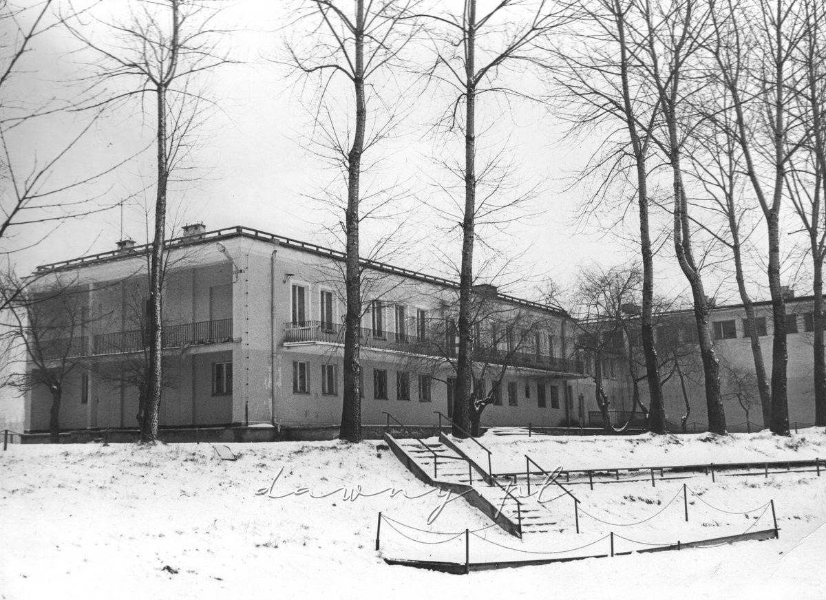 MZKS Huragan Wołomin - widok od strony akwenu wodnego (rok1980)