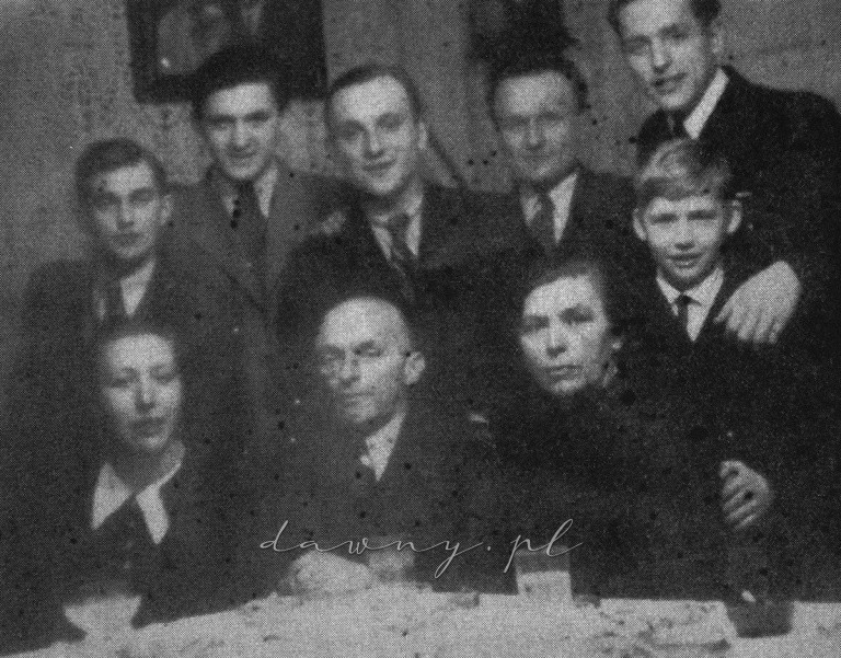 Podchorążowie z komendantem SPRP u rodziny Wachowiczów