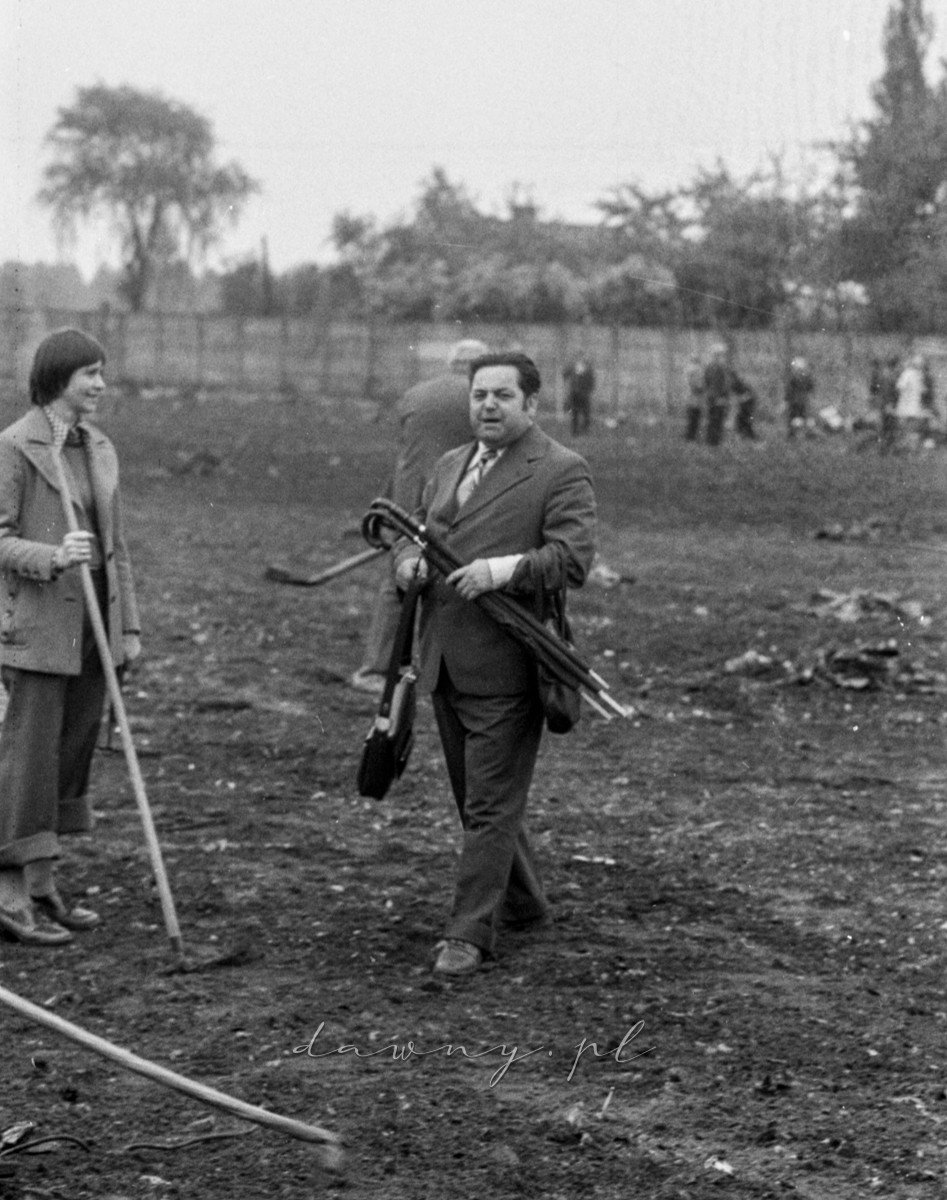 15 maja 1977 - Ogólnopolska Niedziela Czynu Partyjnego. Osiedle Lipińska i WOSTiW w Wołominie. Fot. Bolesław Szulim.