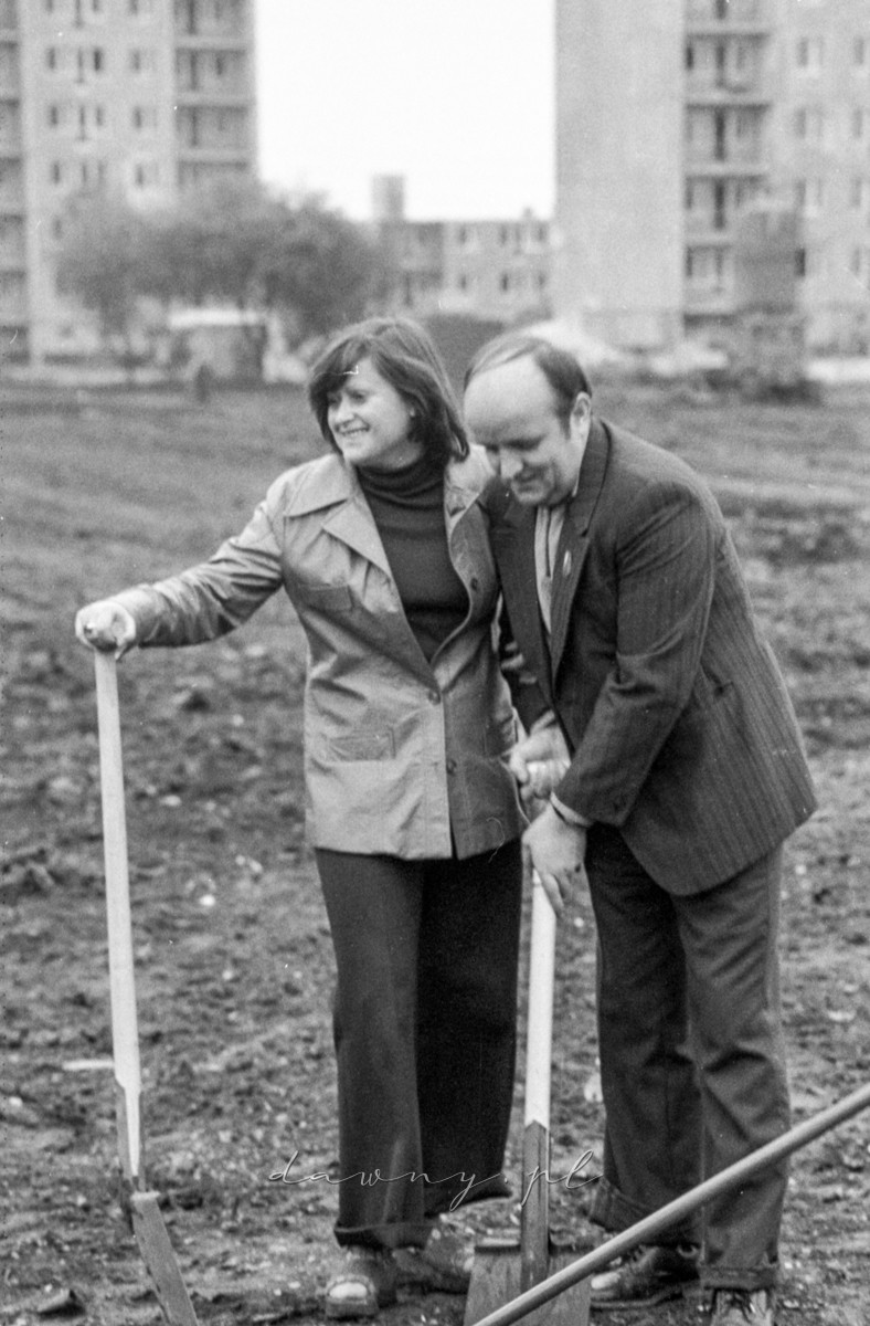 15 maja 1977 - Ogólnopolska Niedziela Czynu Partyjnego. Osiedle Lipińska i WOSTiW w Wołominie. Fot. Bolesław Szulim.