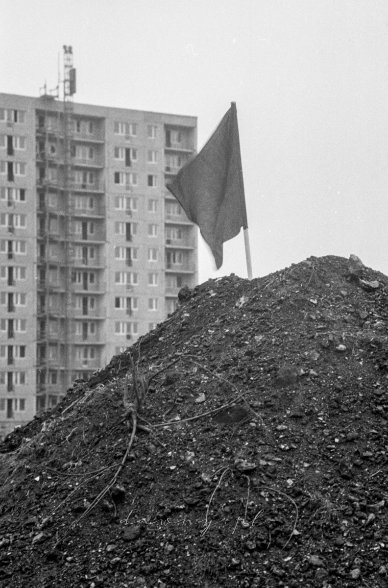 15 maja 1977 - Ogólnopolska Niedziela Czynu Partyjnego. Osiedle Lipińska i WOSTiW w Wołominie. Fot. Bolesław Szulim.