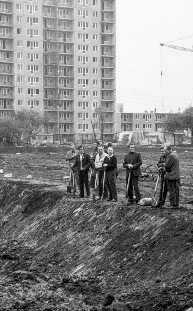 15 maja 1977 - Ogólnopolska Niedziela Czynu Partyjnego. Osiedle Lipińska i WOSTiW w Wołominie. Fot. Bolesław Szulim.