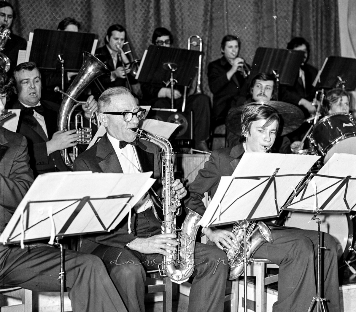 Rok 1979 - próba orkiestry dętej w ZDK Szklarynka w Wołominie. Fot. Bolesław Szulim.