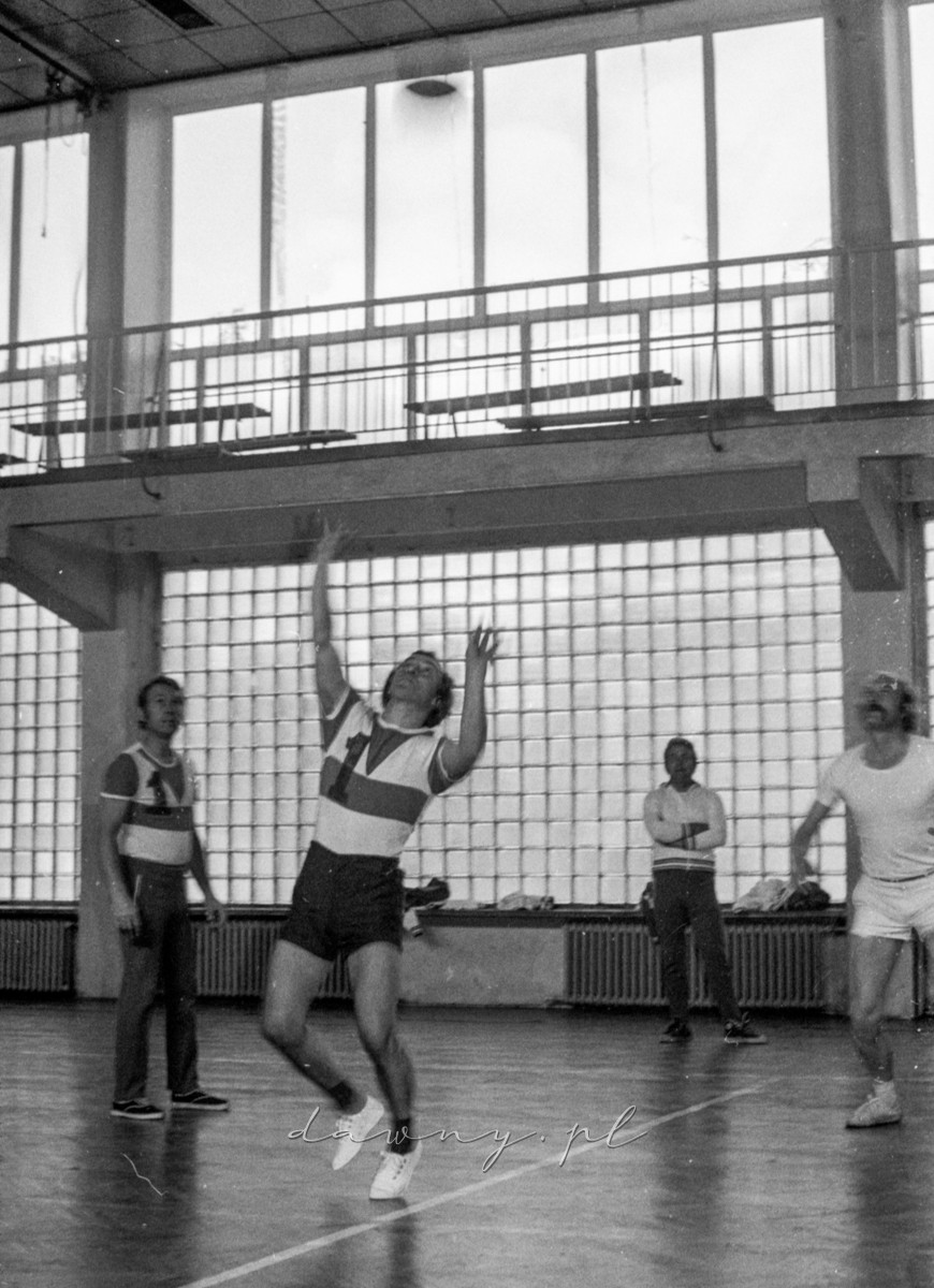 24 września 1977 roku. II Spartakiada Zakładowa Huty Szkła w Wołominie. Fot. Bolesław Szulim.