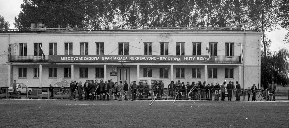 24 września 1977 roku. II Spartakiada Zakładowa Huty Szkła w Wołominie. Fot. Bolesław Szulim.