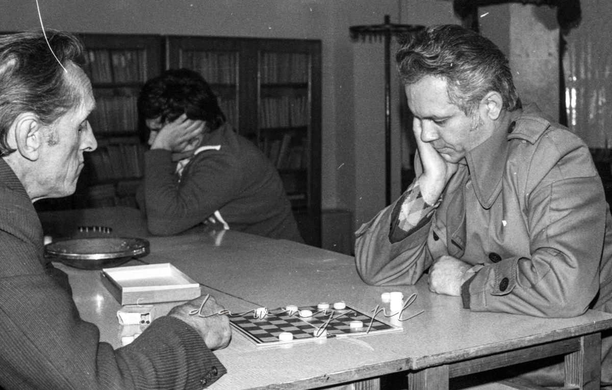 24 września 1977 roku. II Spartakiada Zakładowa Huty Szkła w Wołominie. Fot. Bolesław Szulim.