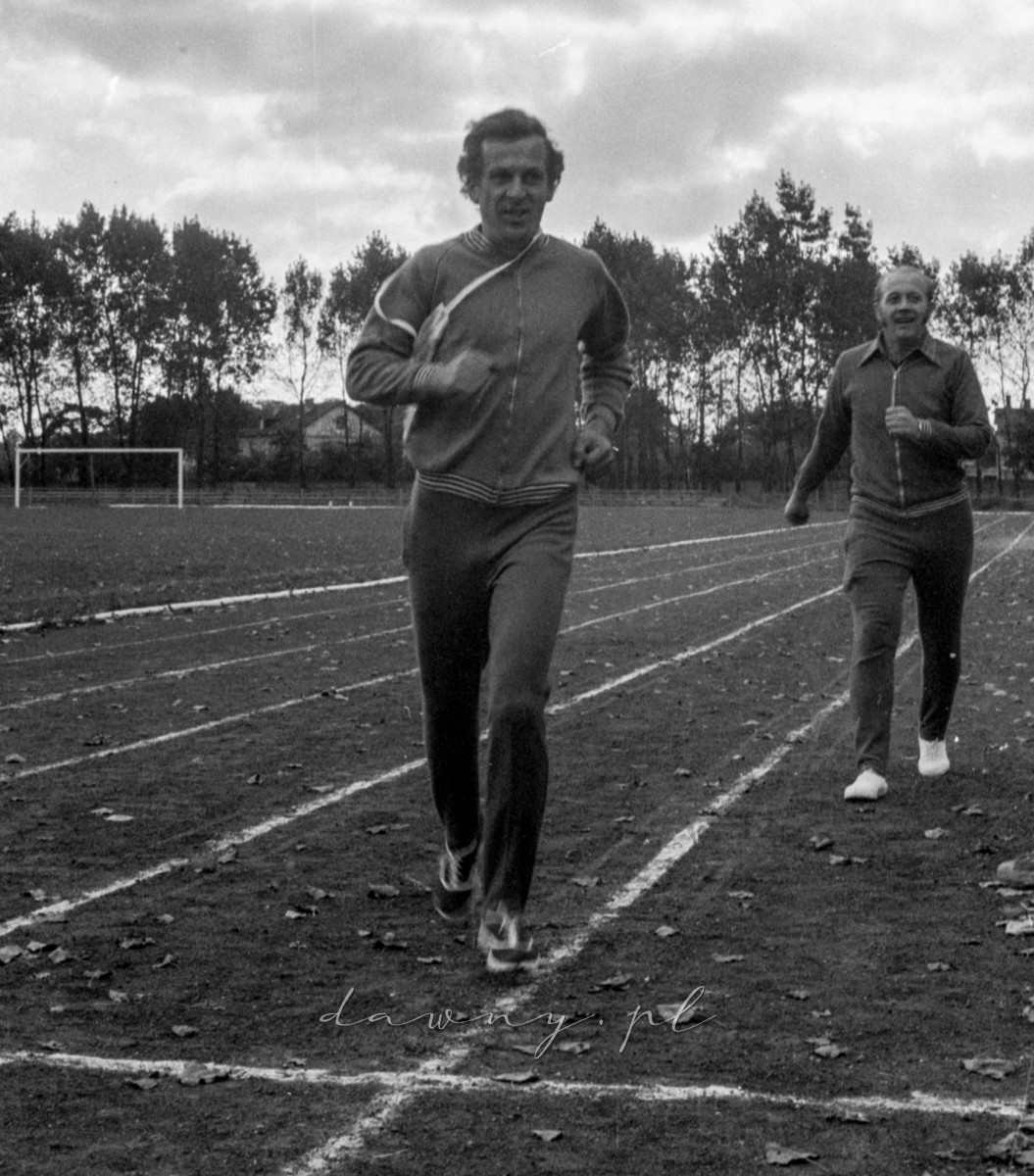 24 września 1977 roku. II Spartakiada Zakładowa Huty Szkła w Wołominie. Fot. Bolesław Szulim.