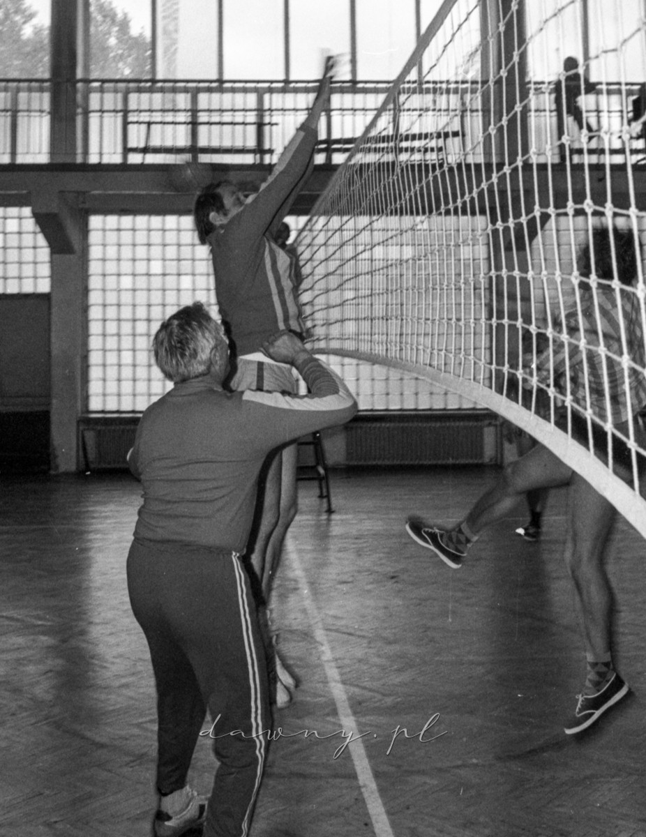 24 września 1977 roku. II Spartakiada Zakładowa Huty Szkła w Wołominie. Fot. Bolesław Szulim.