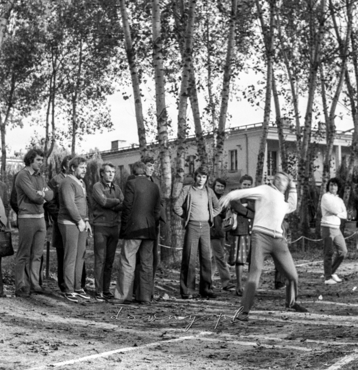 24 września 1977 roku. II Spartakiada Zakładowa Huty Szkła w Wołominie. Fot. Bolesław Szulim.