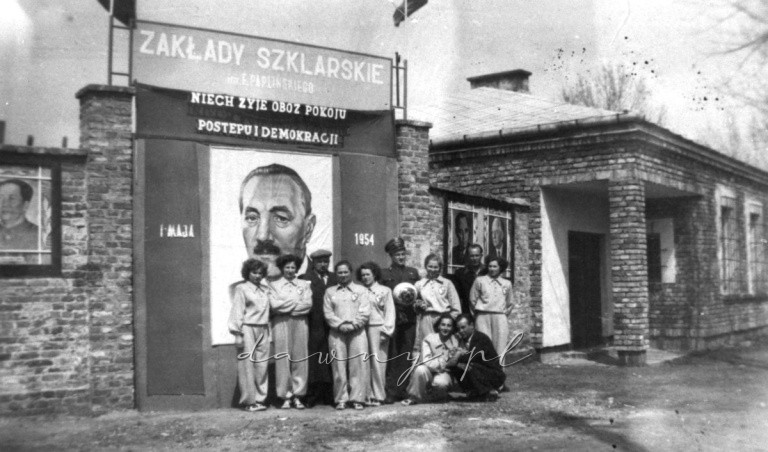 1 maja 1954, Huta Szkła im. Feliksa Paplińskiego w Wołominie