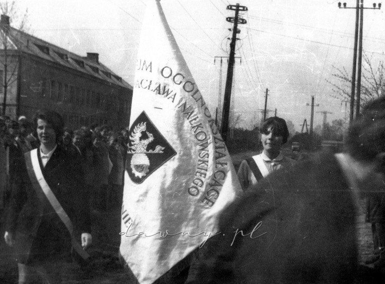 1 maja 1970. Fotografia z kroniki I LO w Wołominie.