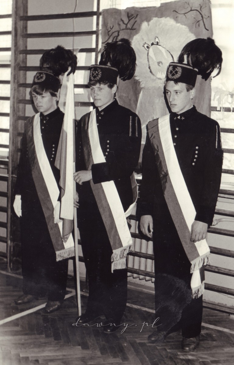 Zakończenie roku szkolnego w ZSZ Przemysłu Naftowego i Gazownictwa, rok 1984