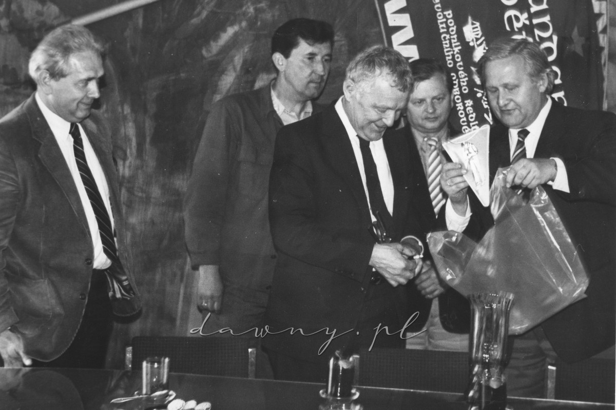 Wizyta wicepremiera Mieczysława Rakowskiego w Hucie Szkła w Wołominie - 3 lipca 1985