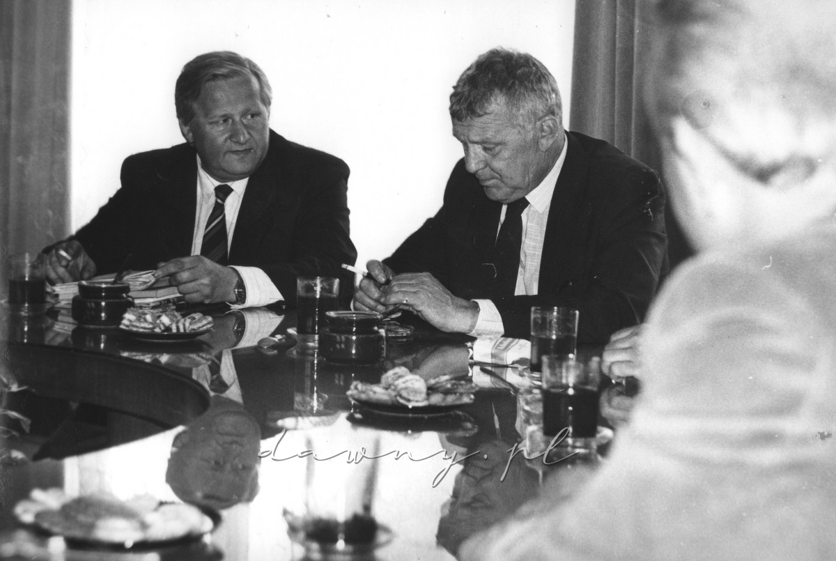 Wizyta wicepremiera Mieczysława Rakowskiego w Hucie Szkła w Wołominie - 3 lipca 1985