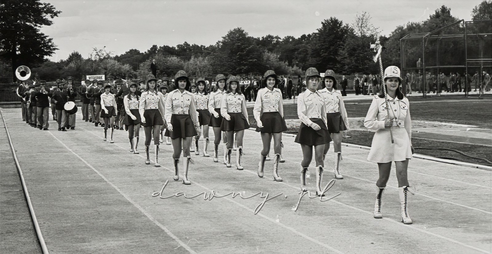 4-5 września 1976 roku. I Spartakiada Pracowników Przemysłu Szklarskiego i Ceramicznego, AWF Warszawa. Fot. Bolesław Szulim.
