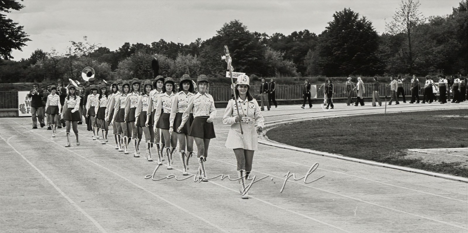 4-5 września 1976 roku. I Spartakiada Pracowników Przemysłu Szklarskiego i Ceramicznego, AWF Warszawa. Fot. Bolesław Szulim.