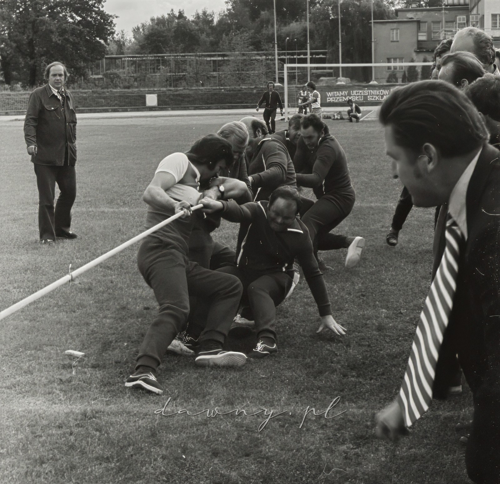 4-5 września 1976 roku. I Spartakiada Pracowników Przemysłu Szklarskiego i Ceramicznego, AWF Warszawa. Fot. Bolesław Szulim.