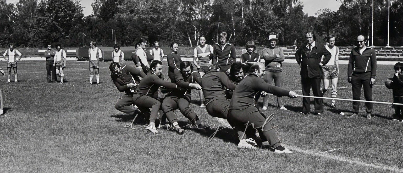 4-5 września 1976 roku. I Spartakiada Pracowników Przemysłu Szklarskiego i Ceramicznego, AWF Warszawa. Fot. Bolesław Szulim.