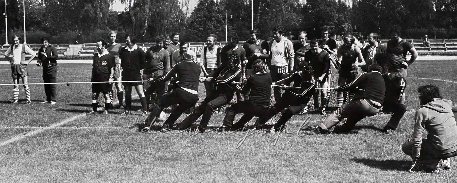 4-5 września 1976 roku. I Spartakiada Pracowników Przemysłu Szklarskiego i Ceramicznego, AWF Warszawa. Fot. Bolesław Szulim.