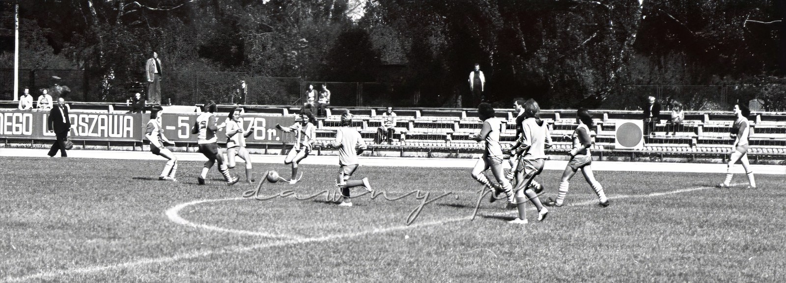 4-5 września 1976 roku. I Spartakiada Pracowników Przemysłu Szklarskiego i Ceramicznego, AWF Warszawa. Fot. Bolesław Szulim.