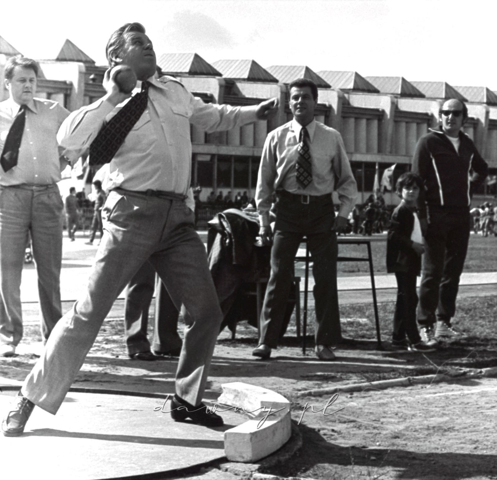 4-5 września 1976 roku. I Spartakiada Pracowników Przemysłu Szklarskiego i Ceramicznego, AWF Warszawa. Fot. Bolesław Szulim.