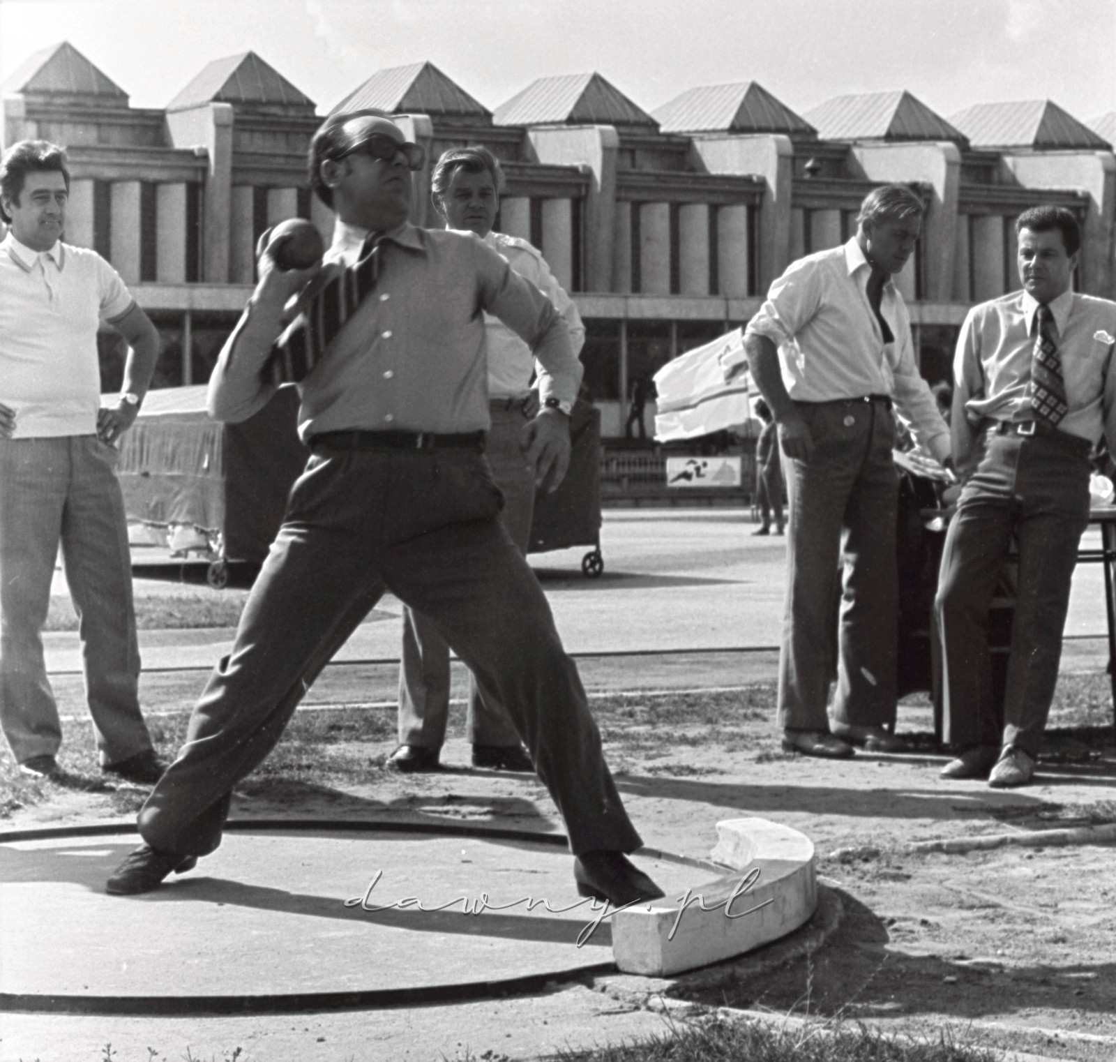4-5 września 1976 roku. I Spartakiada Pracowników Przemysłu Szklarskiego i Ceramicznego, AWF Warszawa. Fot. Bolesław Szulim.