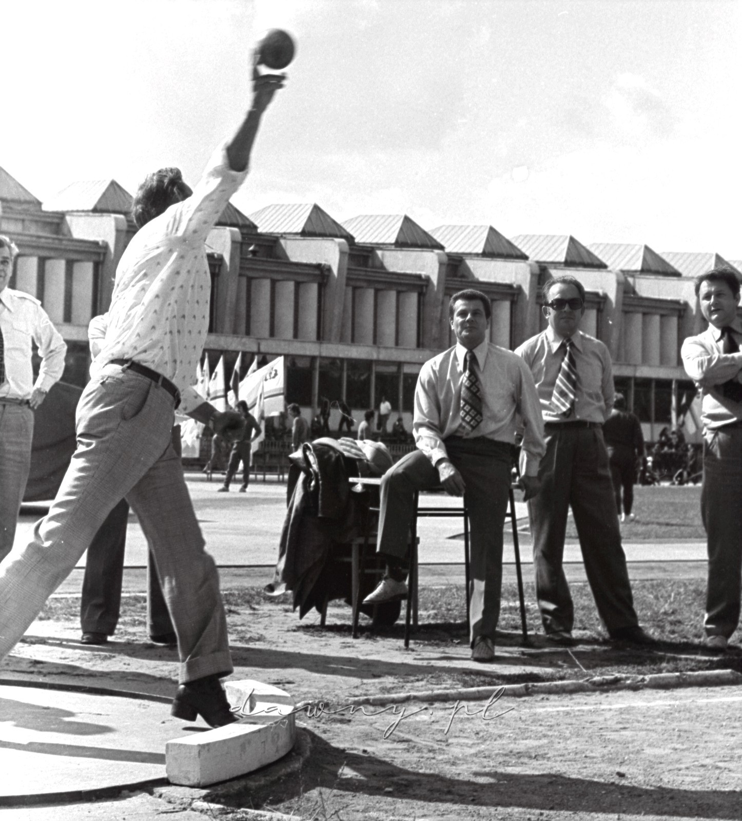 4-5 września 1976 roku. I Spartakiada Pracowników Przemysłu Szklarskiego i Ceramicznego, AWF Warszawa. Fot. Bolesław Szulim.