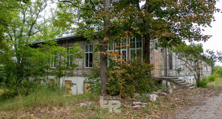 Budynek Wojewódzkiego Szpitala dla Nerwowo i Psychicznie Chorych „Drewnica” w Ząbkach, rok 2025