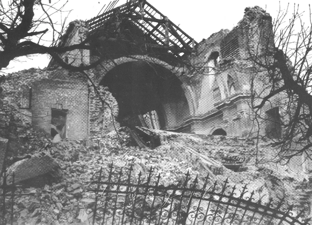 Kolegiata Radzymińska zniszczona w roku 1945 podczas wycofywania się wojsk niemieckich